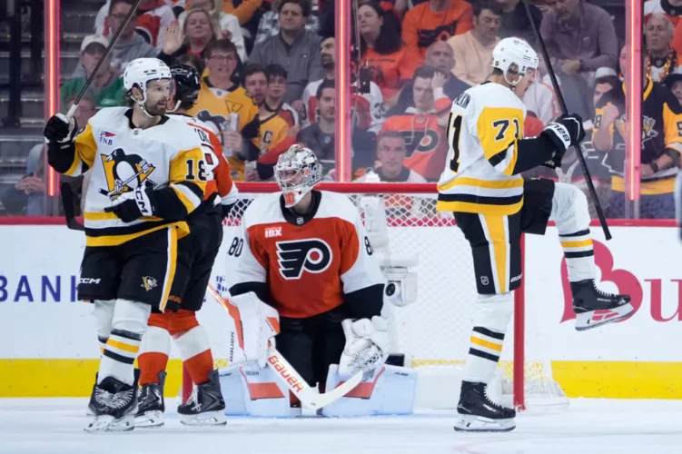 Malkin scores, Silovs stops 19 shots as Penguins beat Flyers in teams' opener